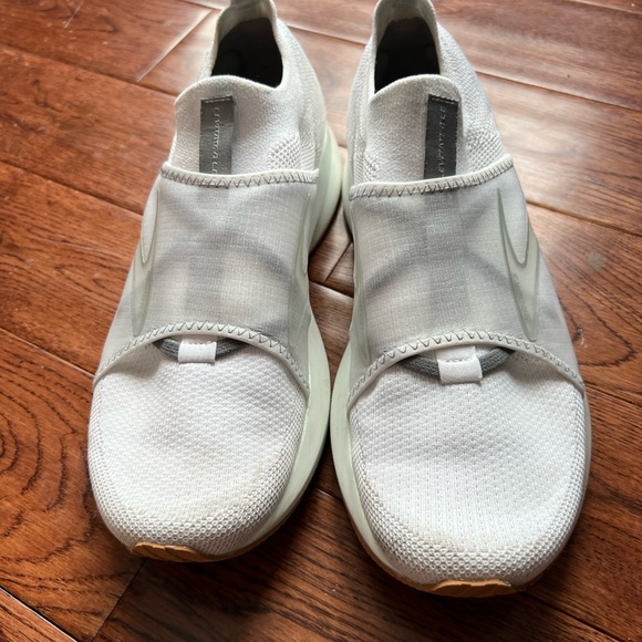 Women’s Brooks - Picture 2 of 5